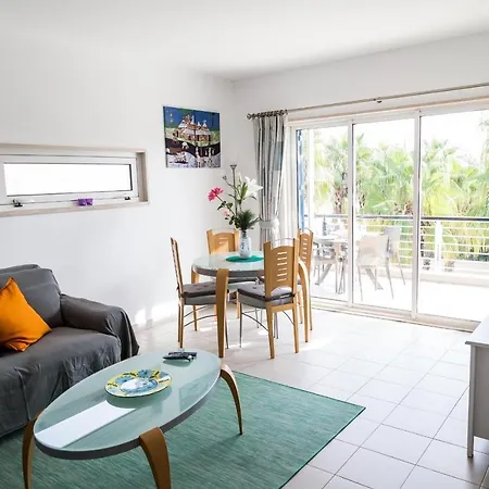 Top-floor Marina Club 2 Bed *