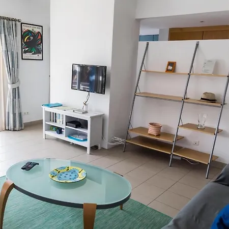 Top-floor Marina Club 2 Bed *